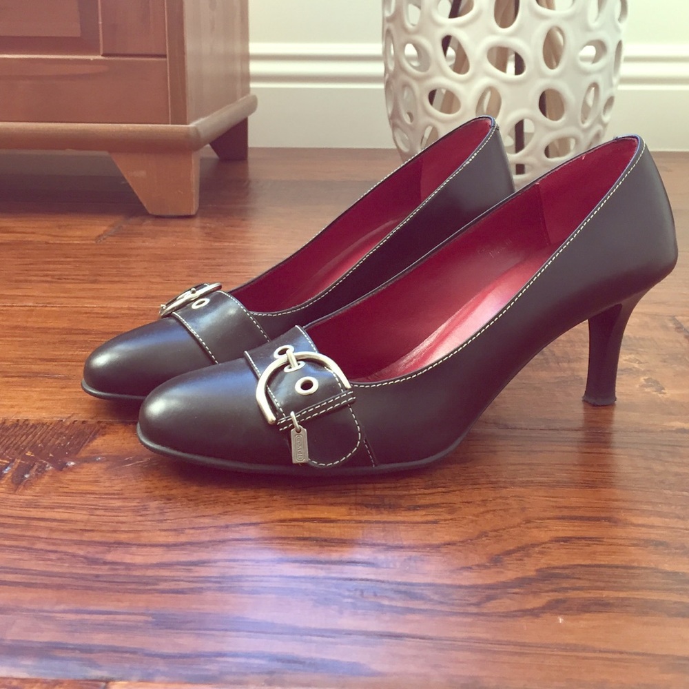 Coach pumps